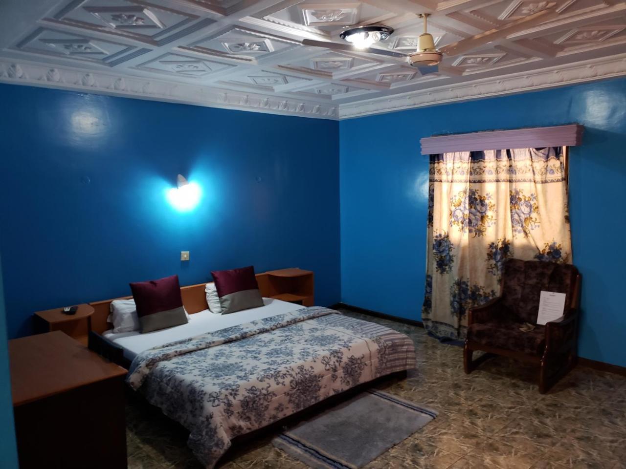 Global Summer Hotel Accra Buitenkant foto